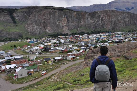 Observando a cidade de El Chaltén, ao lado do Parque Nacional Los Glaciares, na Argentina